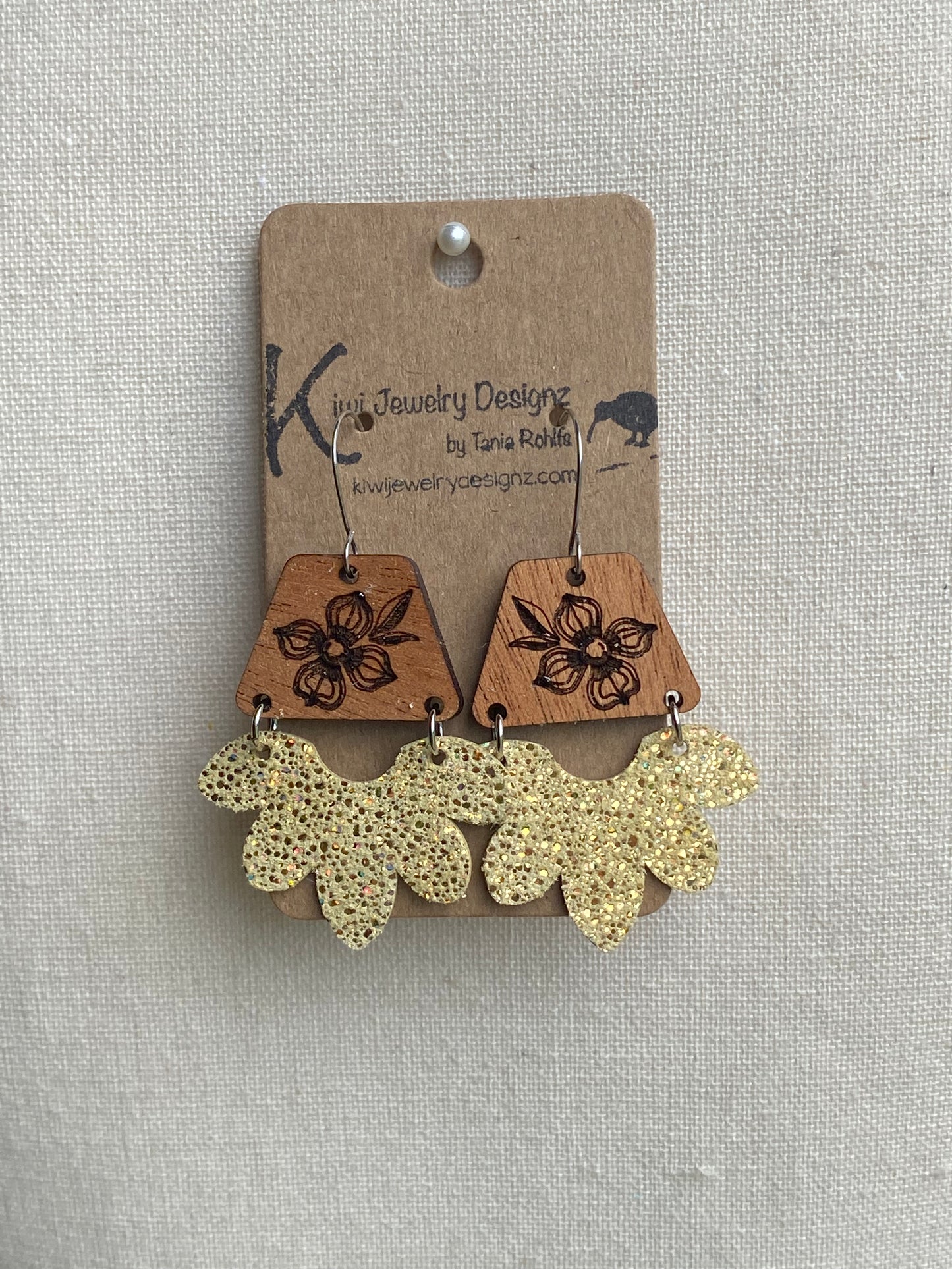 Kiwi Jewelry Designz - Leather & Wood Earrings