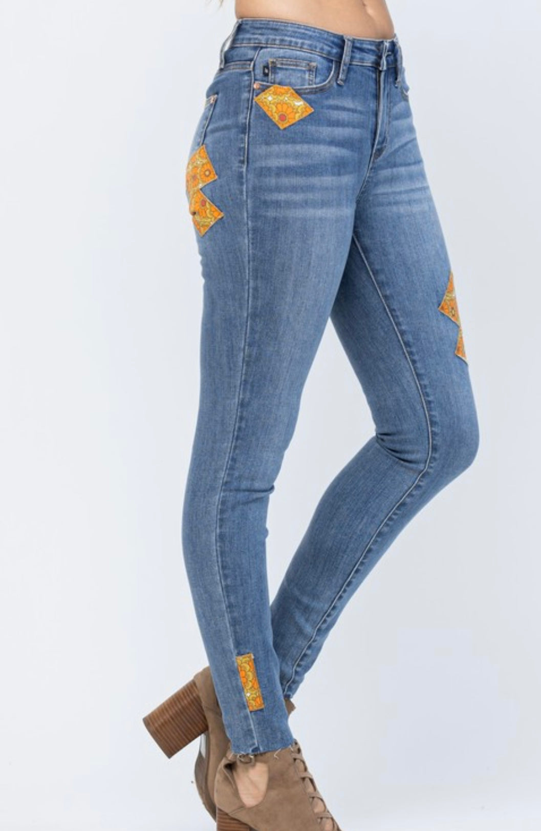 Judy Blue MR 70’s Patch Skinny Jean