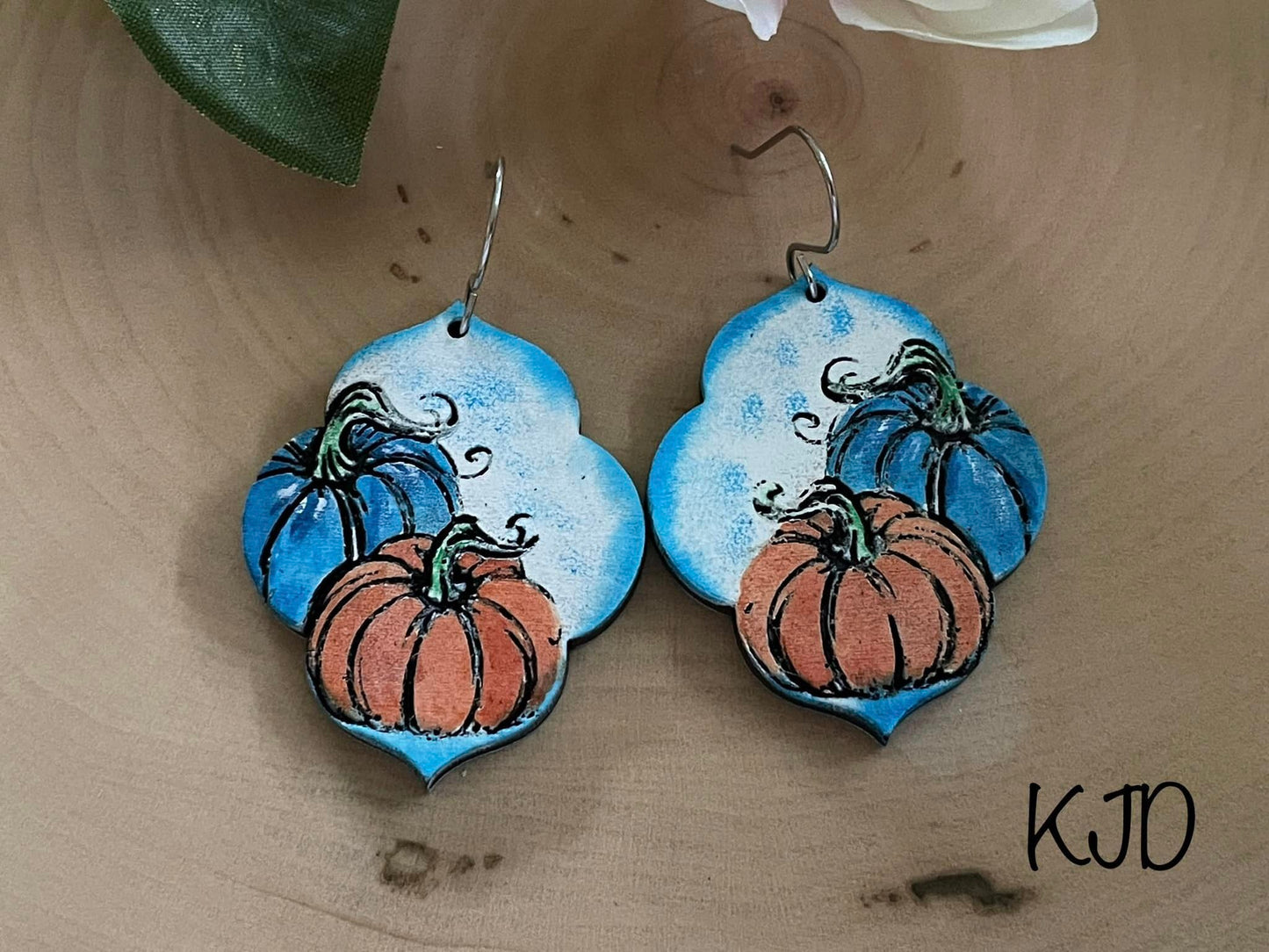 Kiwi Jewelry Designz - Wooden Earrings