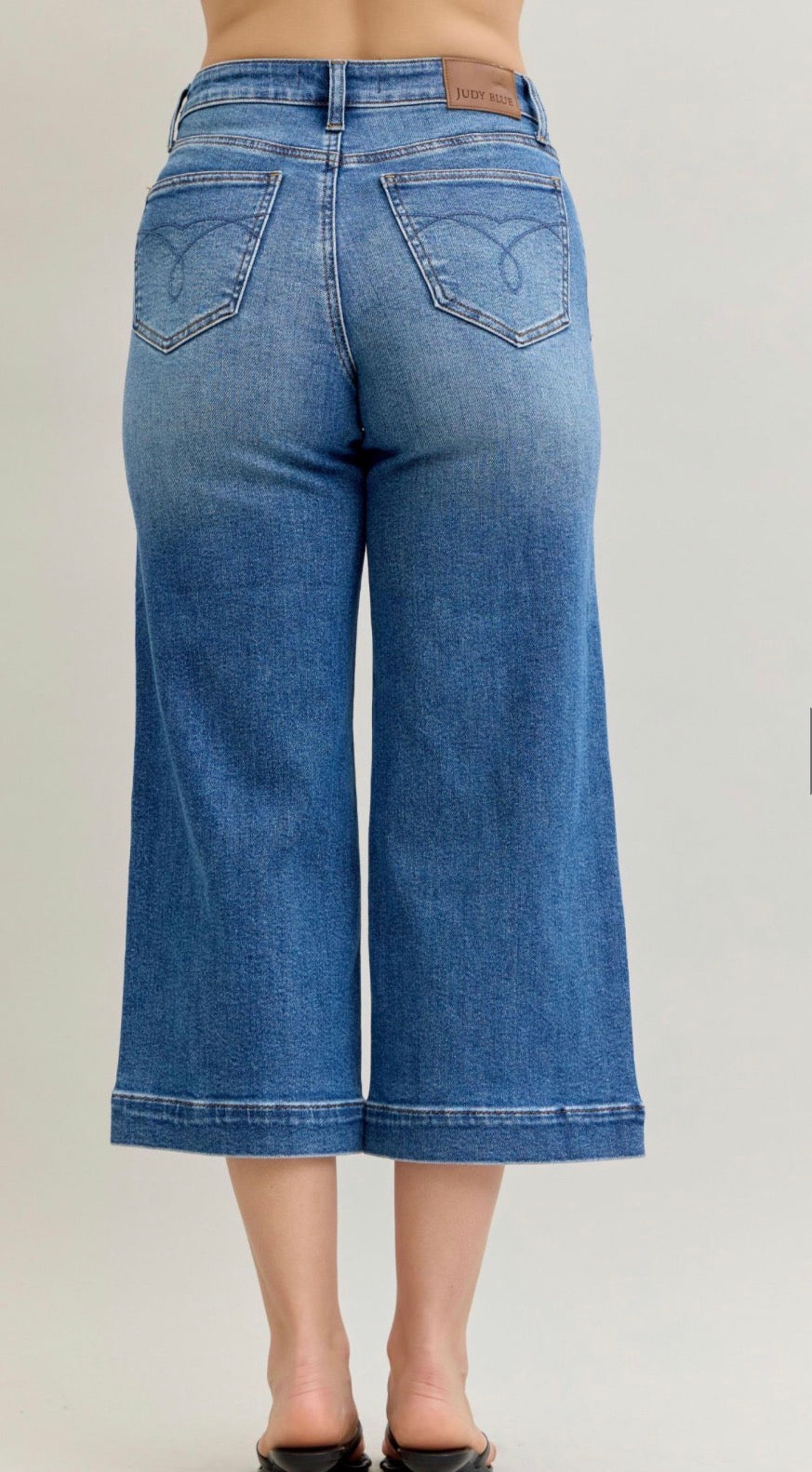 Judy Blue MR Wide Hem Capri
