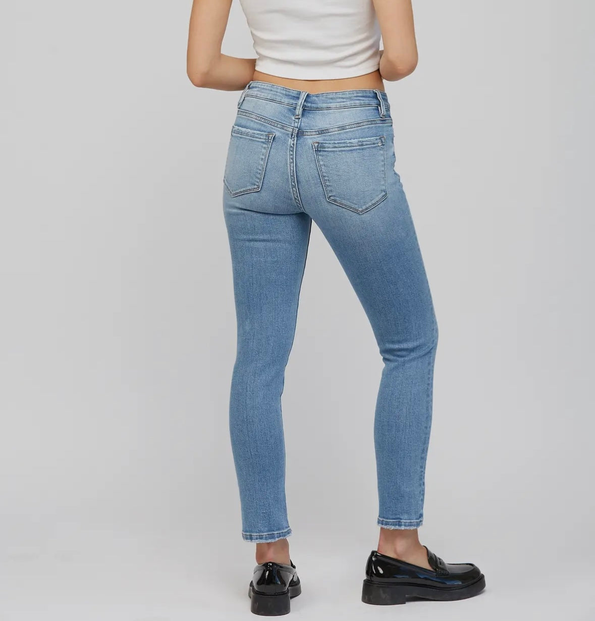 Mica MR Cigarette Ankle Jeans