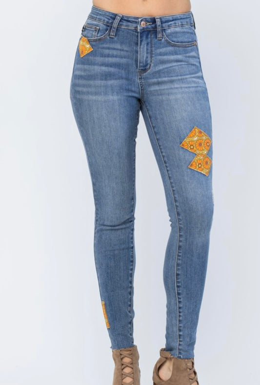 Judy Blue MR 70’s Patch Skinny Jean