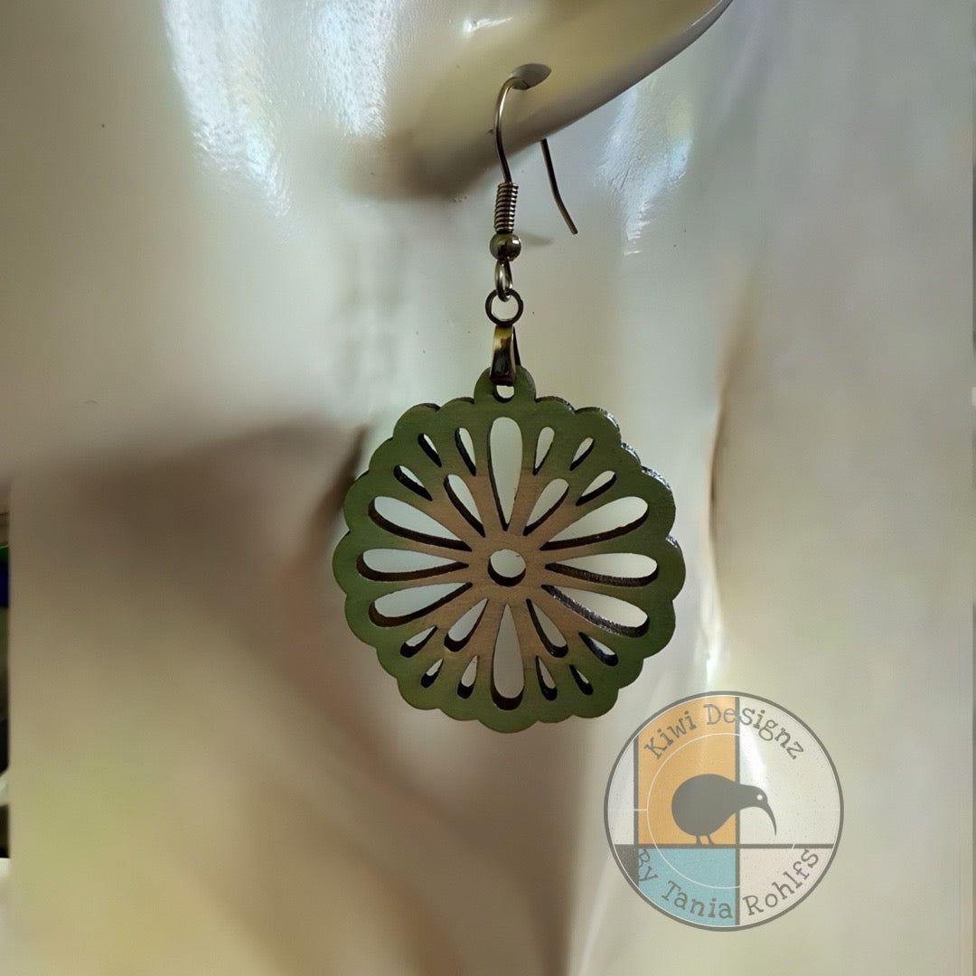 Floral Cutout earrings
