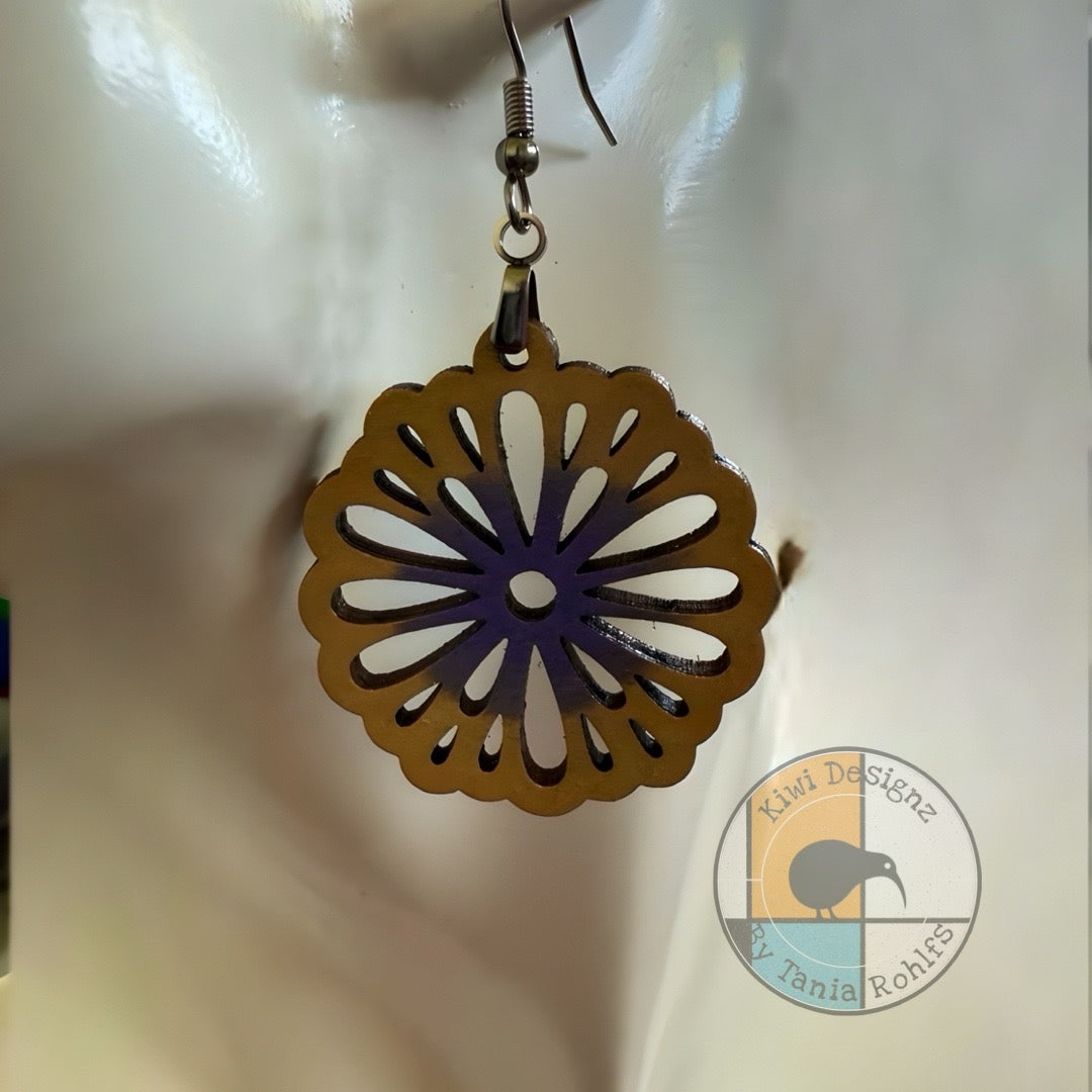 Floral Cutout earrings