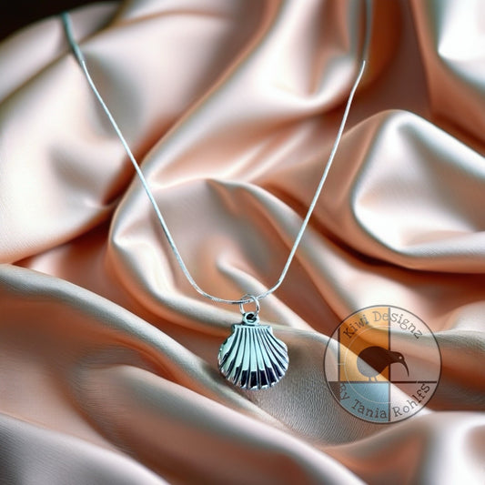 Silver Shell necklace