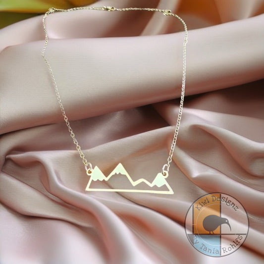 Mountain Scene pendant necklace
