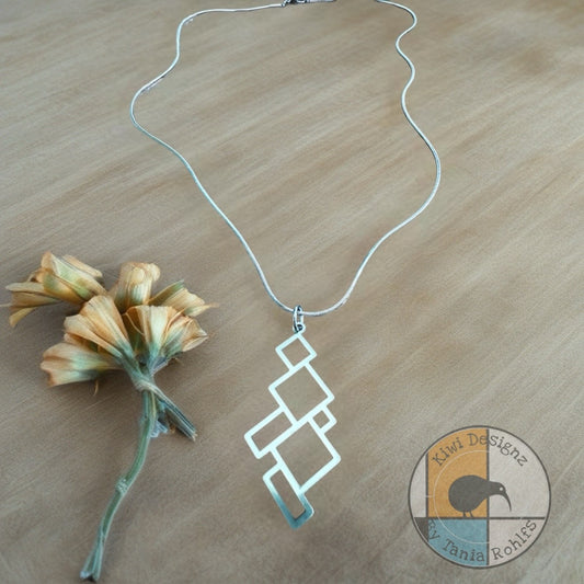 Geometric silver pendant necklace