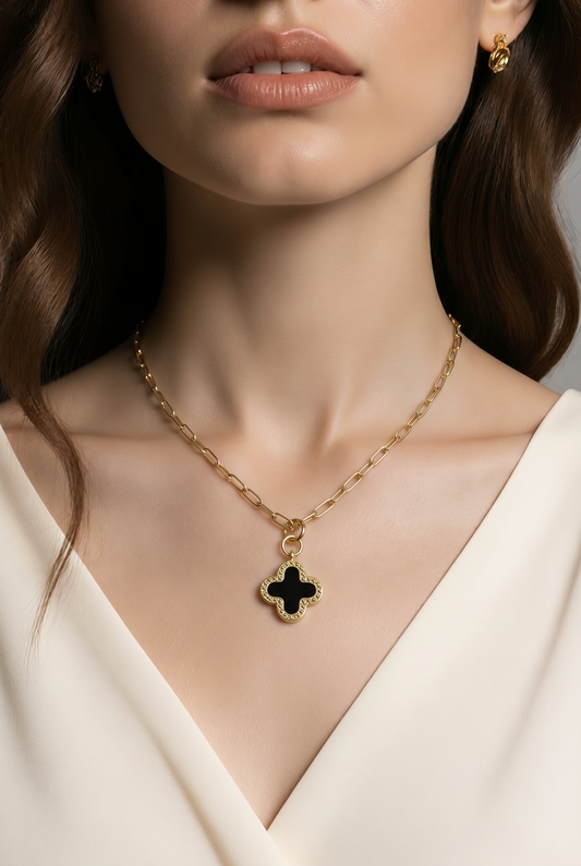 Single Clover Pendant Necklace - gold