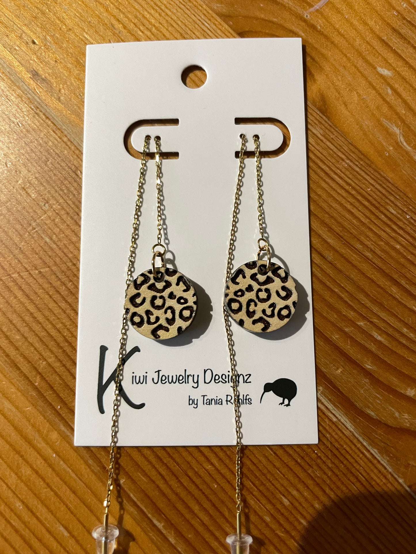 1/2" wood round leopard design threader earrings